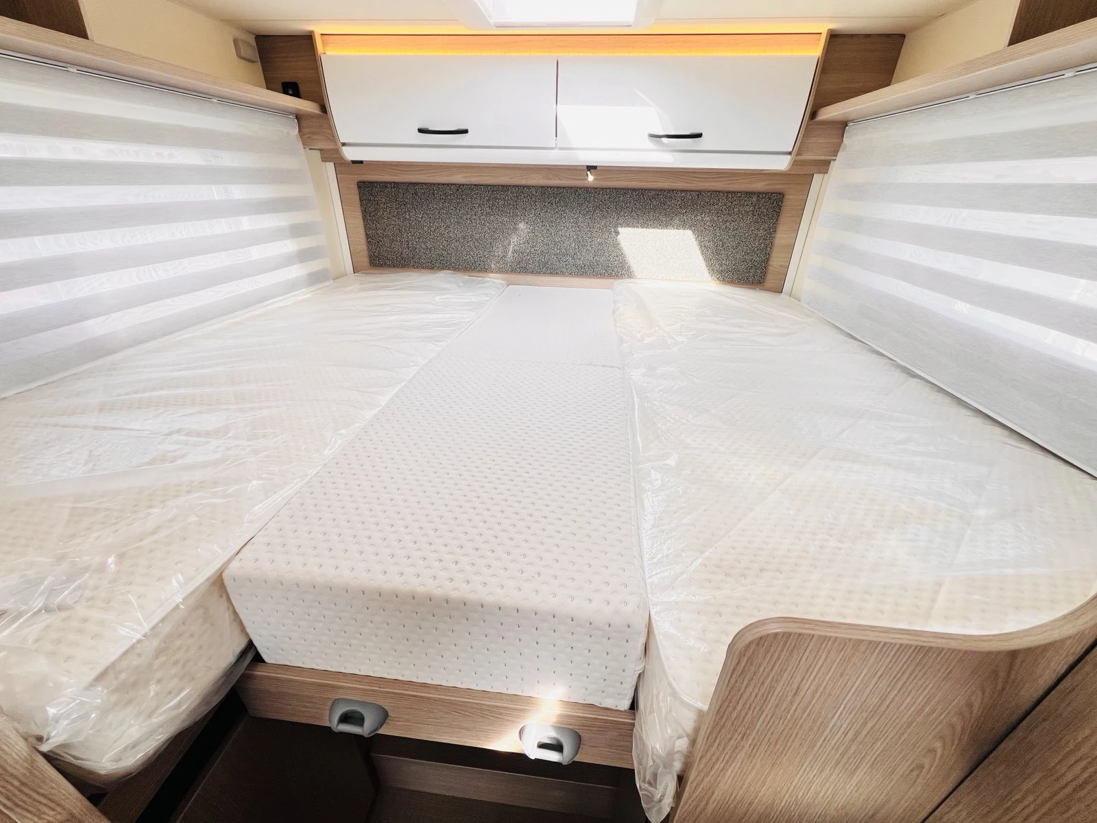 Кемпер Burstner Lyseo Sky Line 726 G, снимка 14 - Каравани и кемпери - 53787766