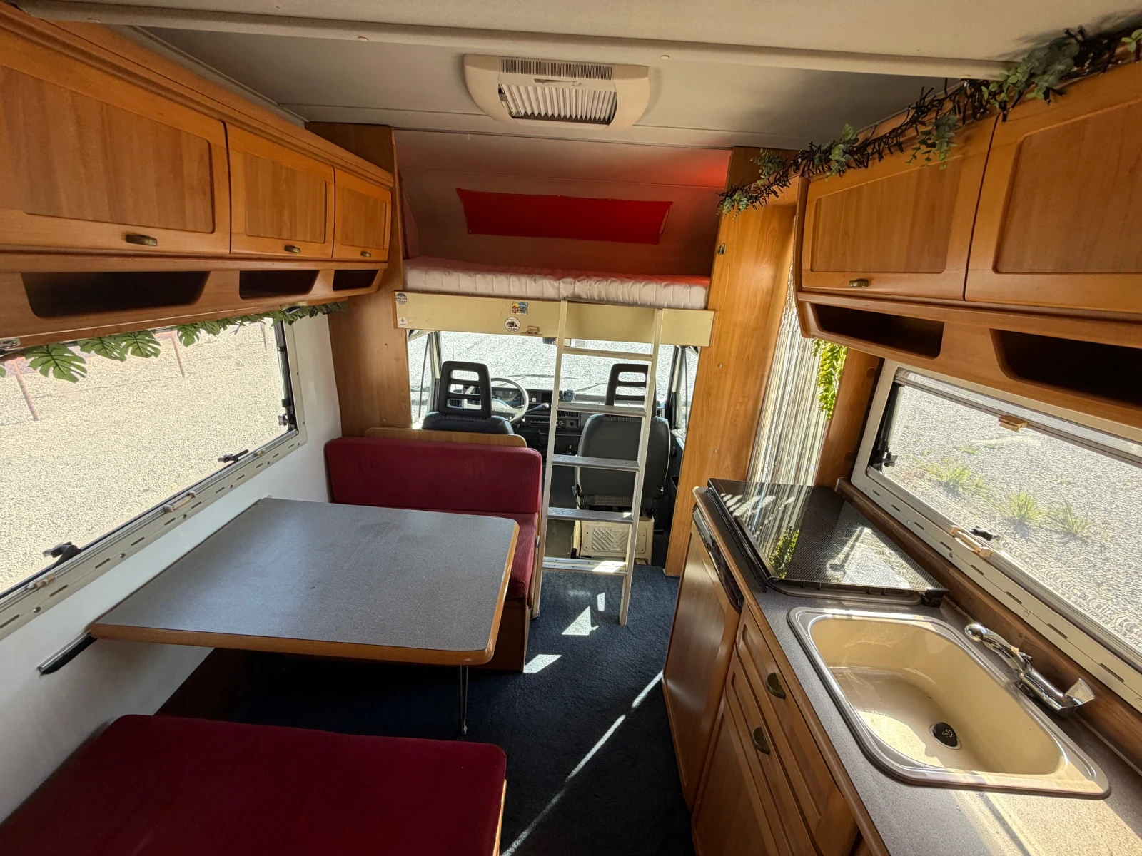 Кемпер HYMER / ERIBA, снимка 8 - Каравани и кемпери - 54428819