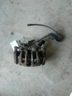 Спирачен апарат преден десен Пежо 407 3.0Б В6 (1)