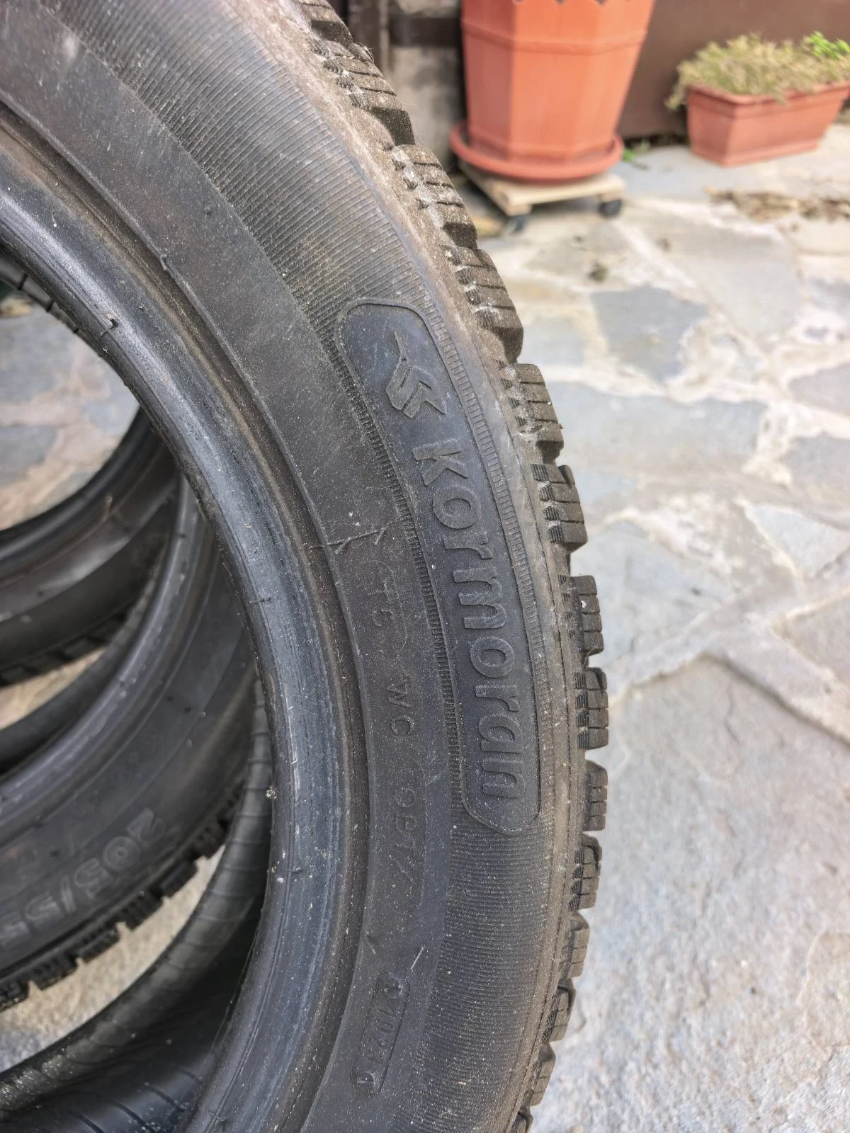 Гуми Зимни 205/55R16, снимка 3 - Гуми и джанти - 56725921