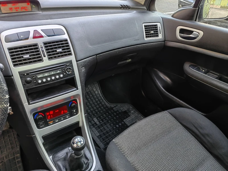 Peugeot 307 1.6hdi, снимка 11 - Автомобили и джипове - 47360946