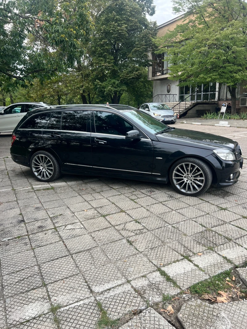 Mercedes-Benz C 220 2.2 CDI AMG, снимка 3 - Автомобили и джипове - 47446331