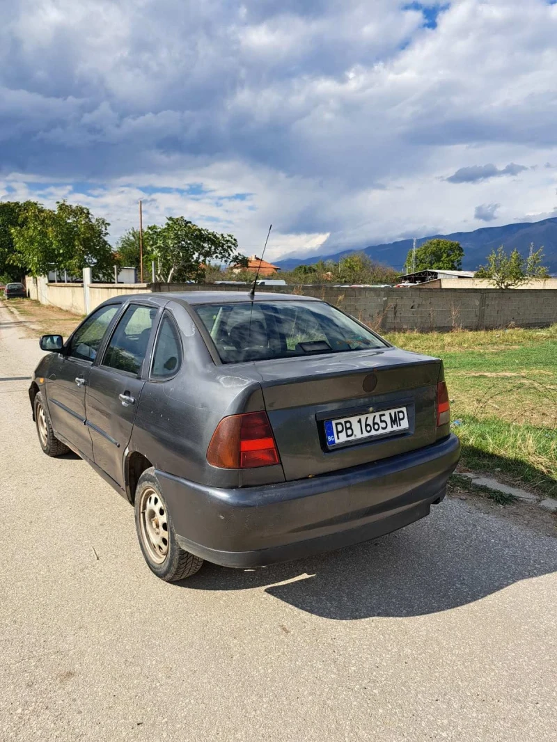 VW Polo, снимка 4 - Автомобили и джипове - 47541723