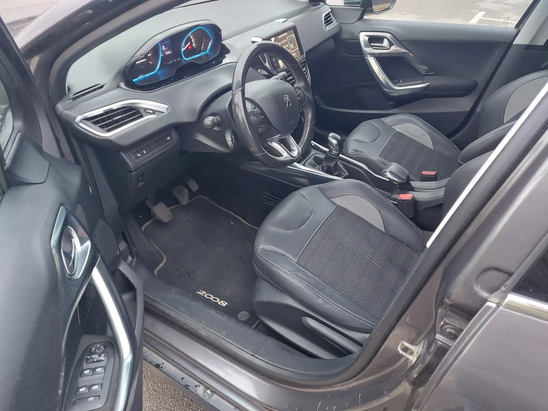 Peugeot 2008 1.6 i,  ALLURE, NAVI, Кожа, Швейцария, снимка 8 - Автомобили и джипове - 48297727