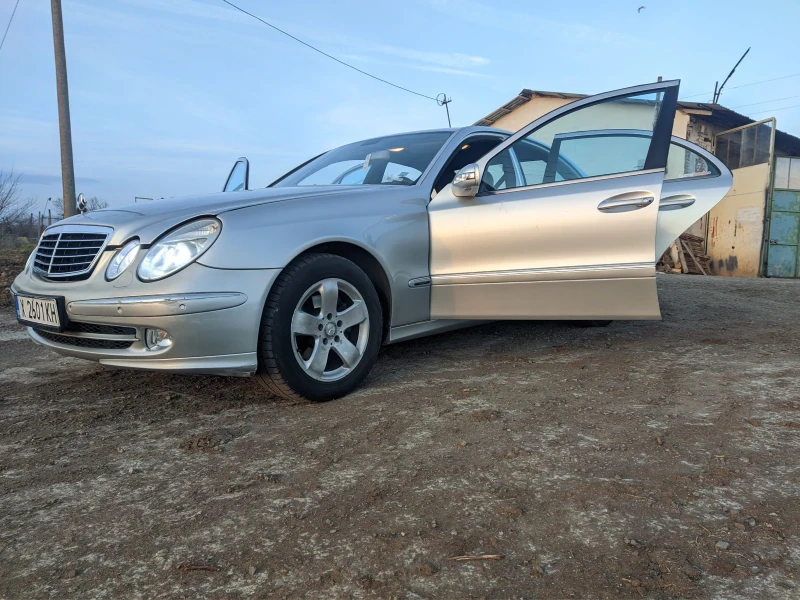 Mercedes-Benz E 270 авангард , снимка 4 - Автомобили и джипове - 49458794