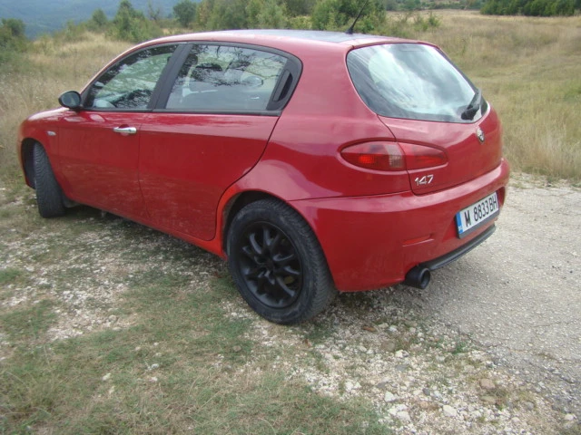 Alfa Romeo 147, снимка 2 - Автомобили и джипове - 49403350