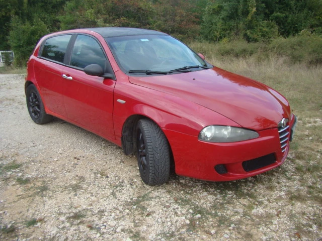 Alfa Romeo 147, снимка 3 - Автомобили и джипове - 49403350