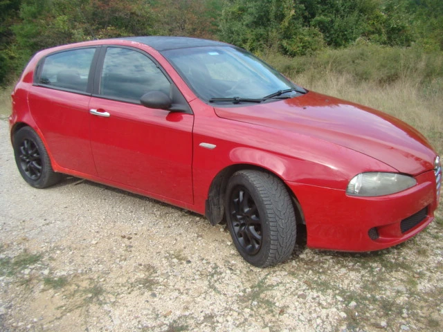 Alfa Romeo 147, снимка 1 - Автомобили и джипове - 49403350