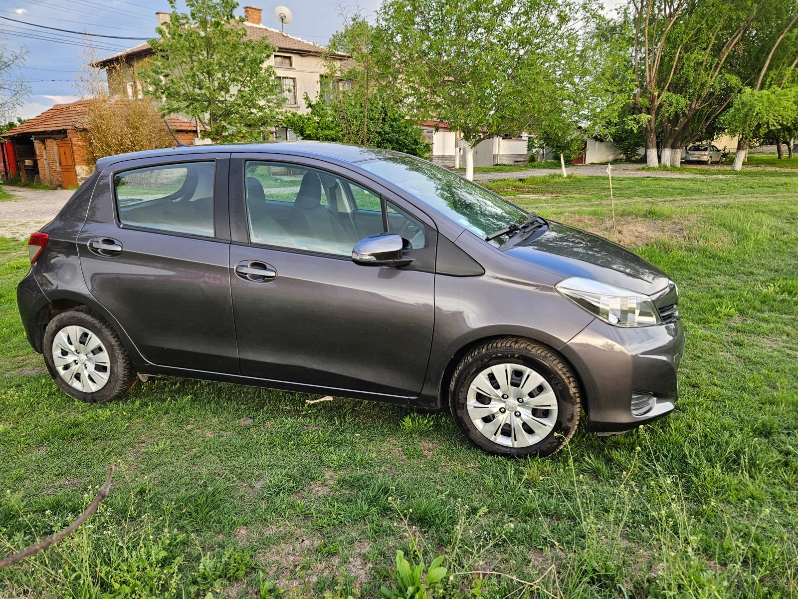 Toyota Yaris 1.3 i AUTOMAT - изображение 3