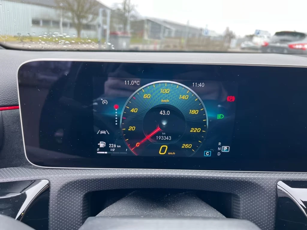 Mercedes-Benz A 200 2.0d 150ps AUT. AMG LINE FULL SERVICE DK, снимка 12 - Автомобили и джипове - 53826233