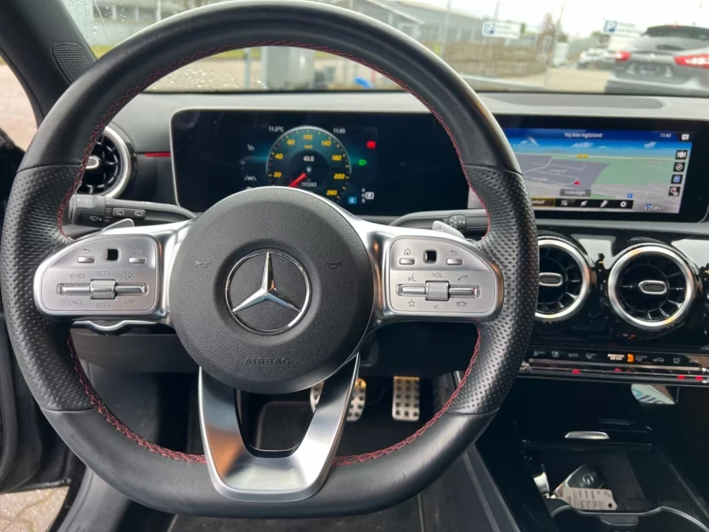 Mercedes-Benz A 200 2.0d 150ps AUT. AMG LINE FULL SERVICE DK, снимка 11 - Автомобили и джипове - 53826233