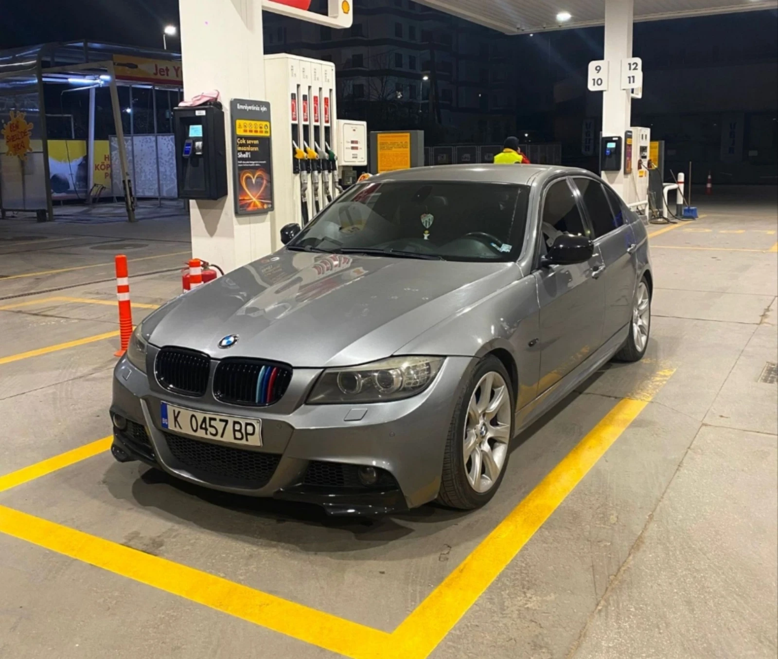 BMW 320 Facelift, снимка 4 - Автомобили и джипове - 53930682