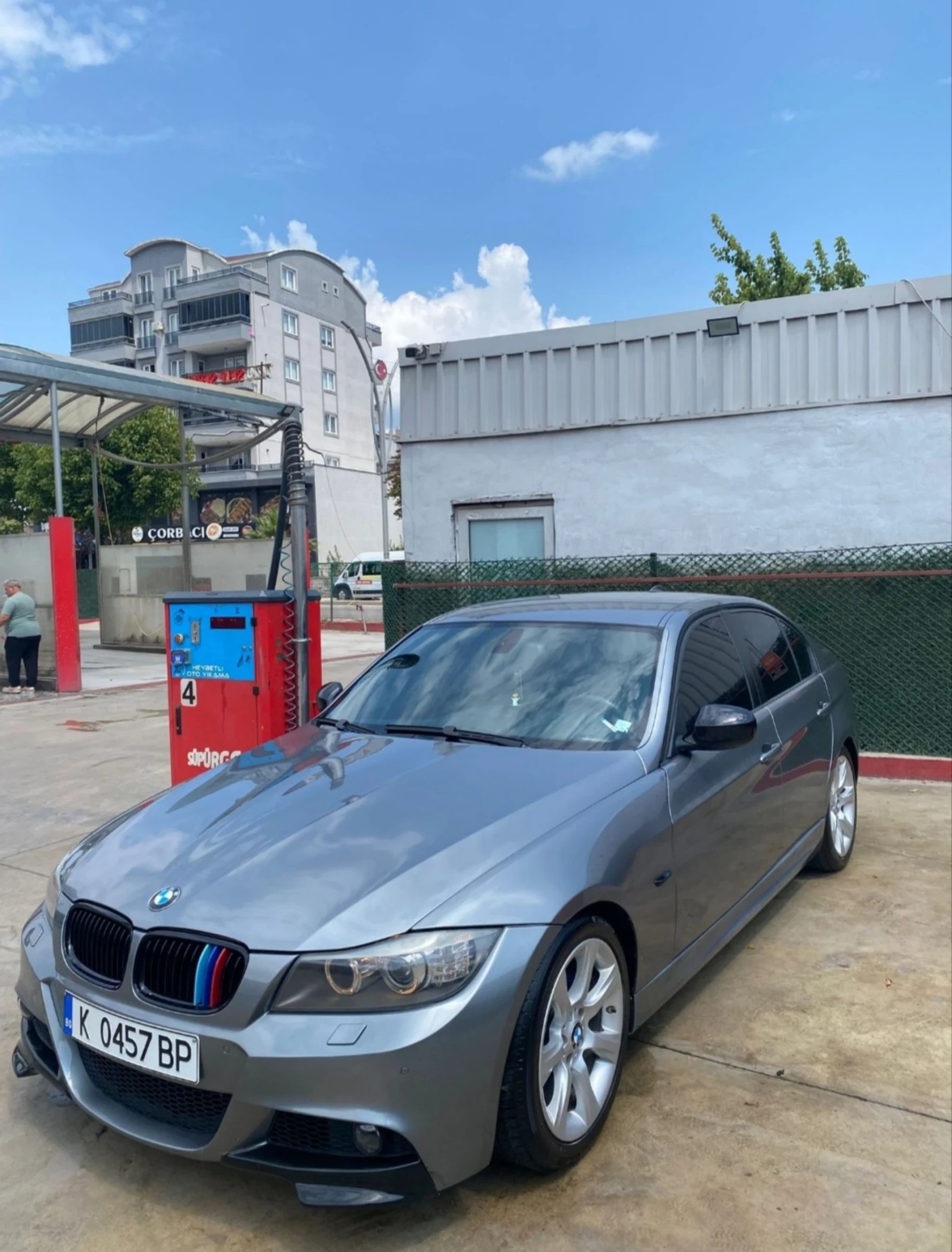 BMW 320 Facelift, снимка 2 - Автомобили и джипове - 53930682