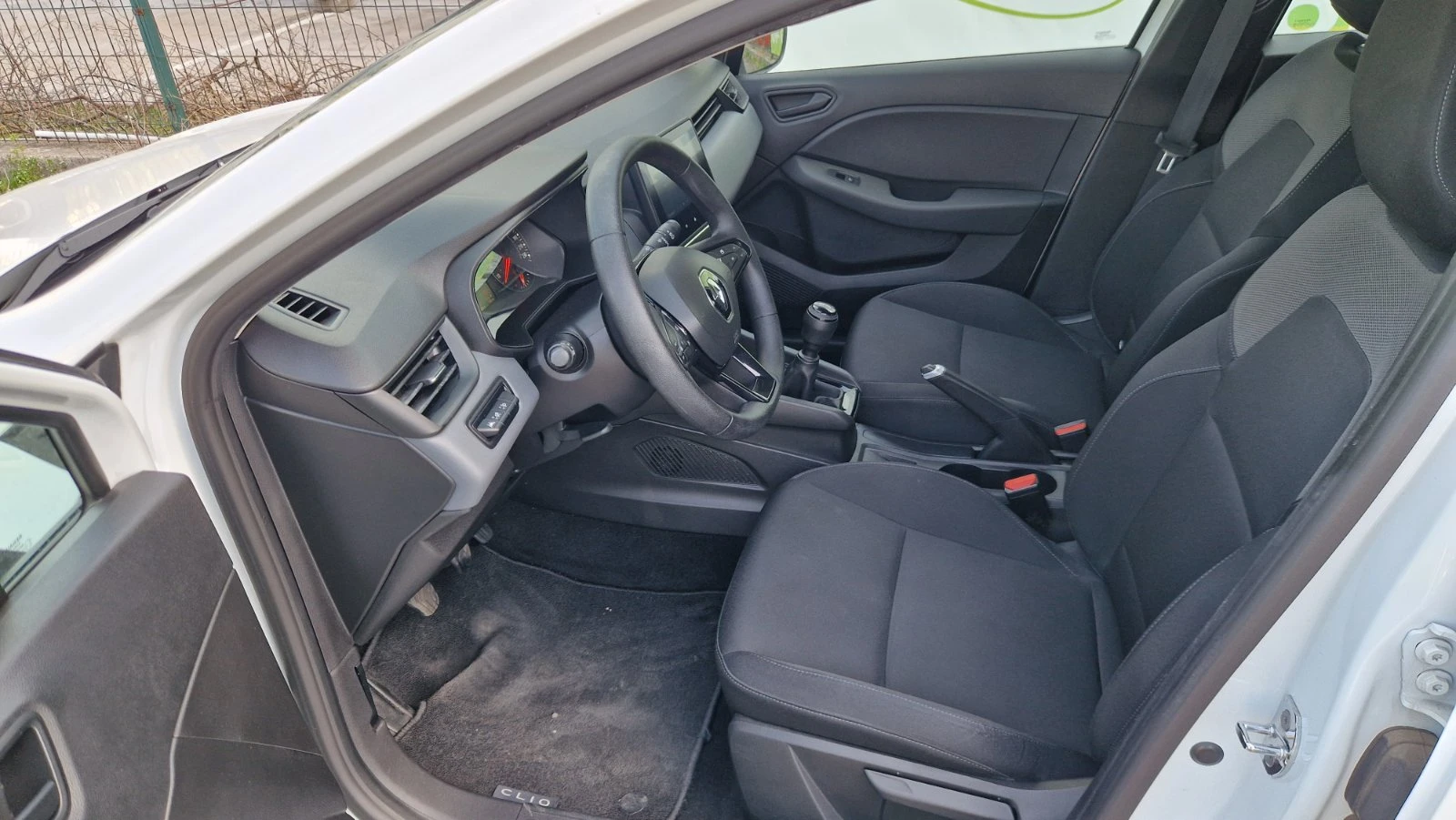 Renault Clio Life 1.0 i Първи собственик от България, снимка 8 - Автомобили и джипове - 54229833