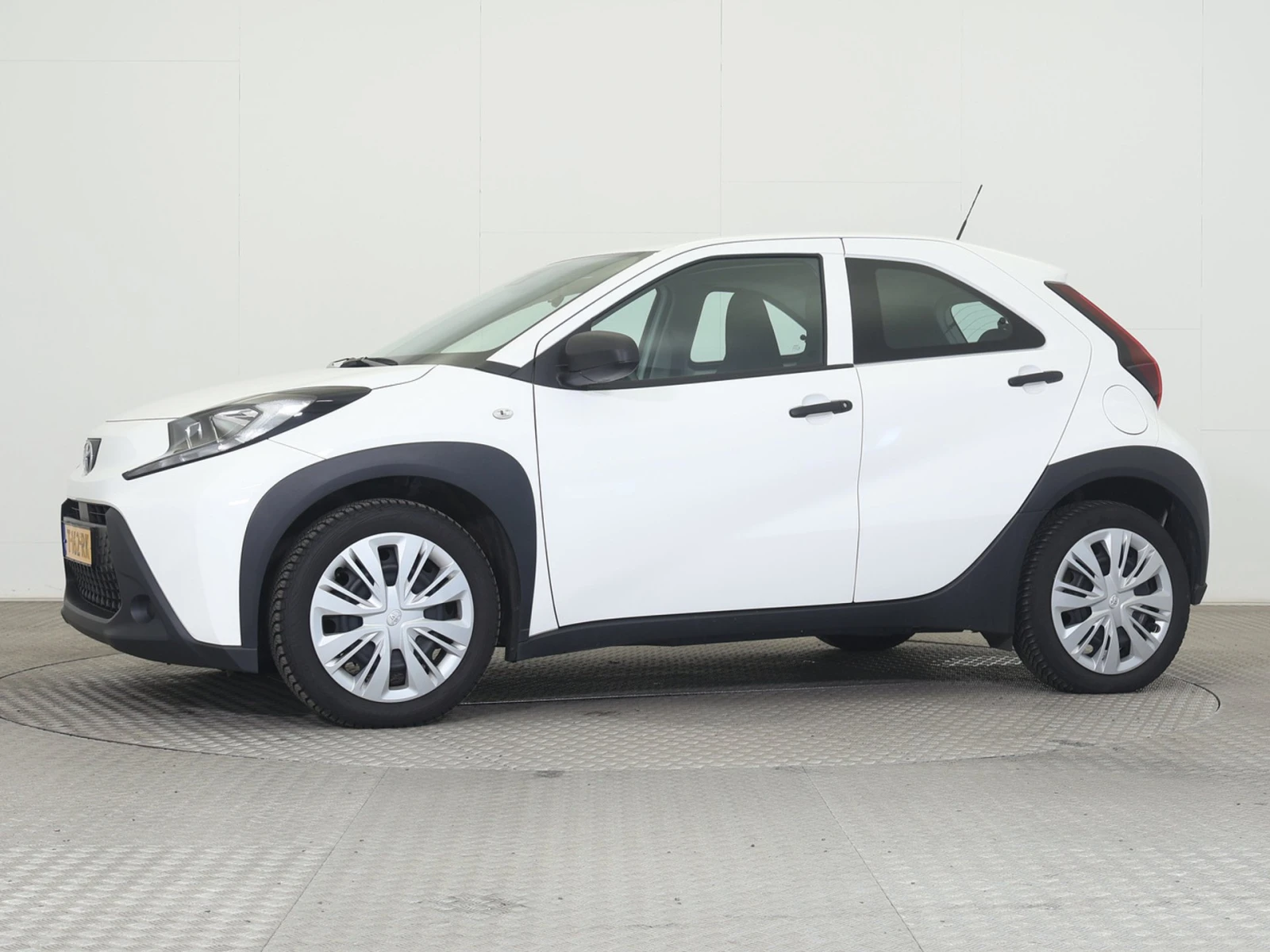 Toyota Aygo  1.0 VVT-i, снимка 8 - Автомобили и джипове - 54264182