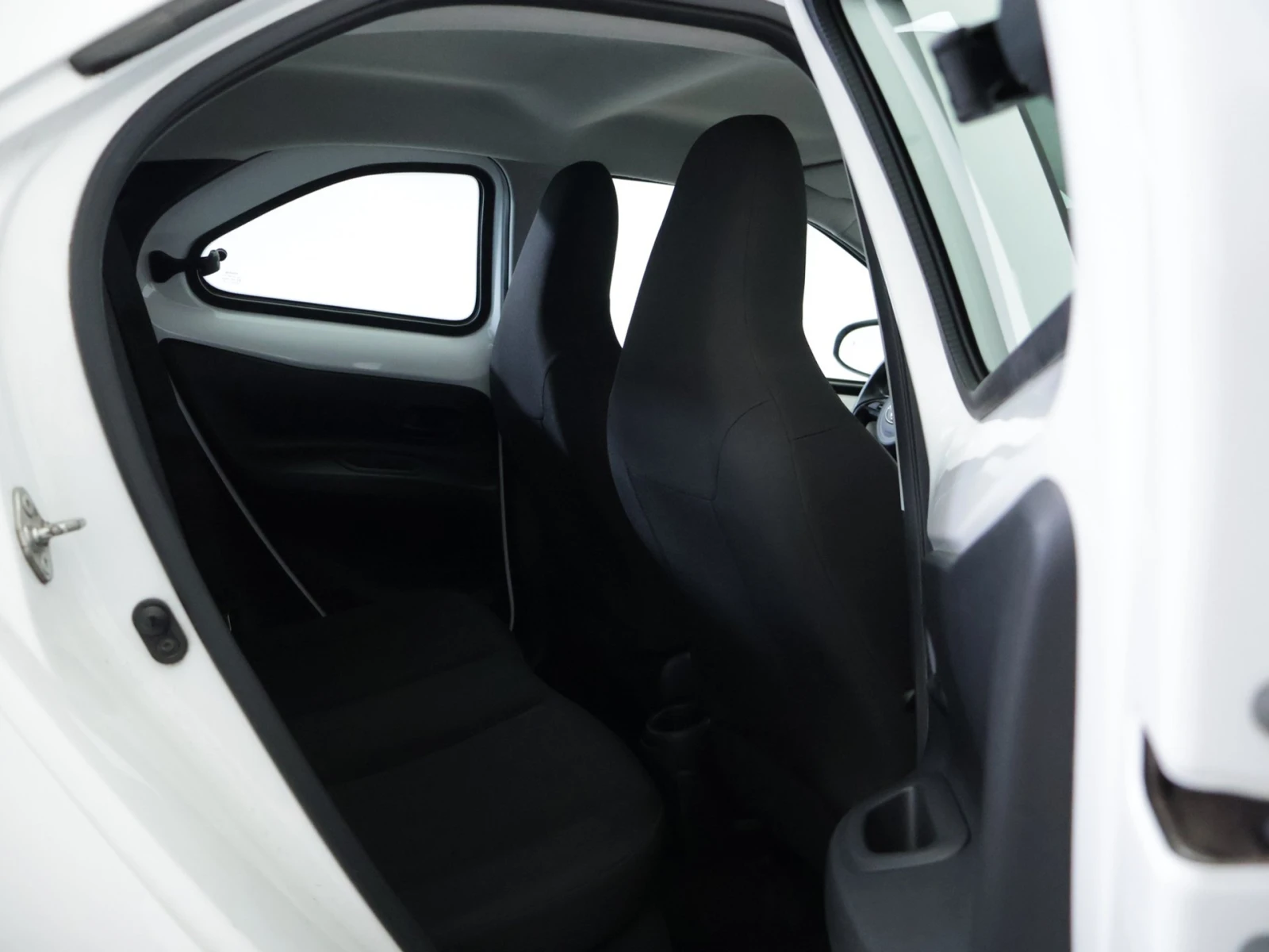 Toyota Aygo  1.0 VVT-i, снимка 17 - Автомобили и джипове - 54264182