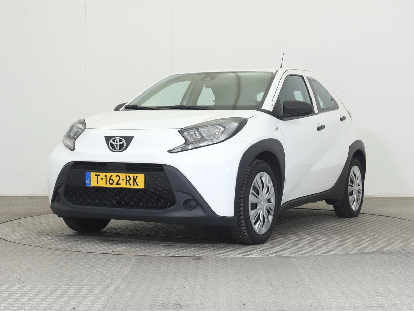 Toyota Aygo  1.0 VVT-i, снимка 9 - Автомобили и джипове - 54264182