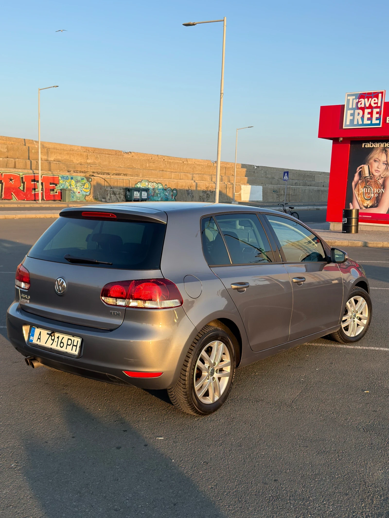 VW Golf 2.0 TDI   HIGHLINE , снимка 3 - Автомобили и джипове - 55335132