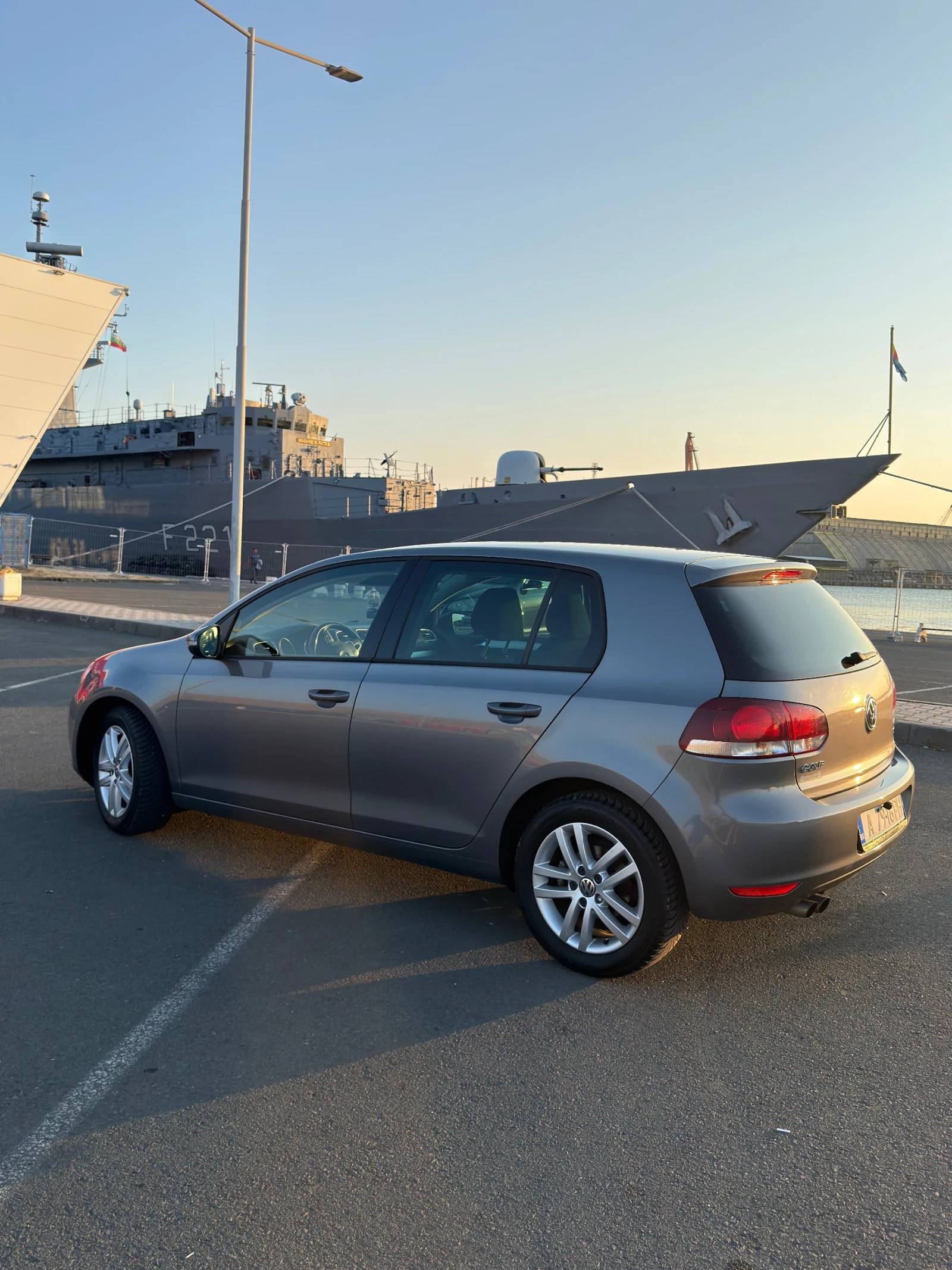 VW Golf 2.0 TDI   HIGHLINE , снимка 4 - Автомобили и джипове - 55335132