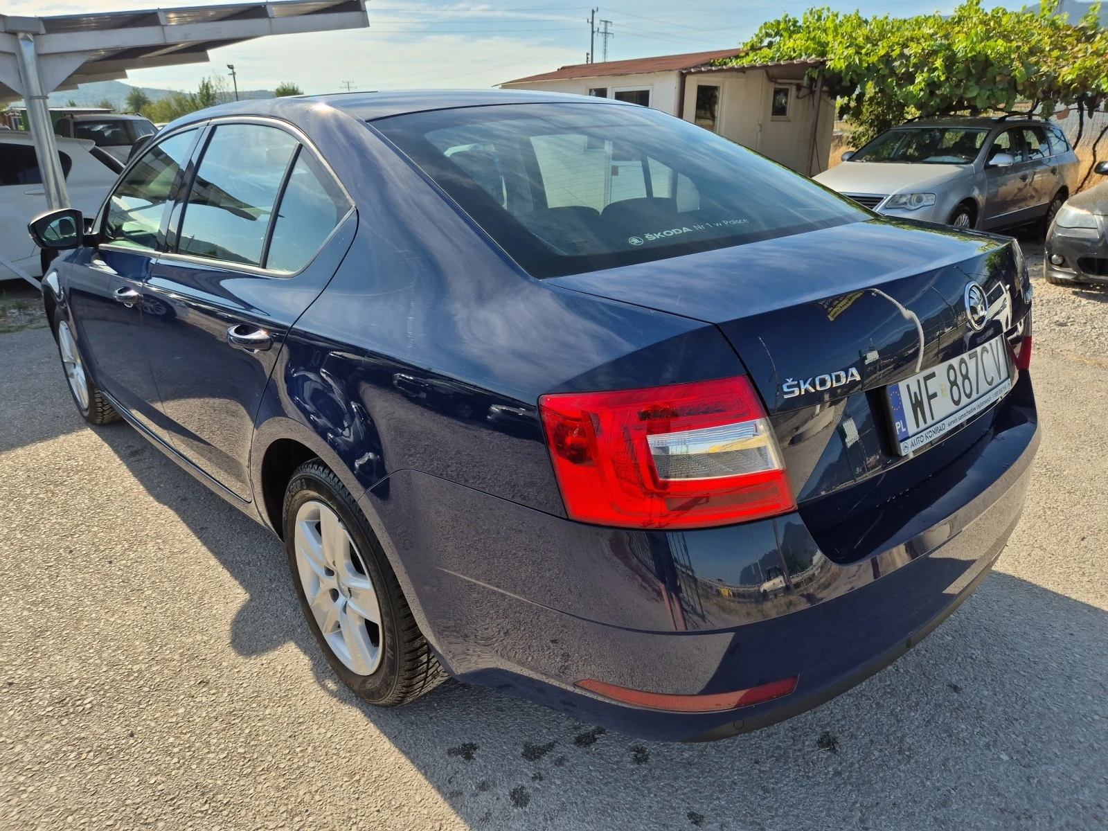 Skoda Octavia 1.6 tdi 90k климатик седан, снимка 7 - Автомобили и джипове - 55405108