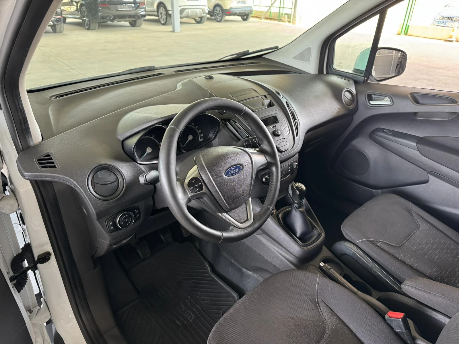 Ford Connect 1.5* 75ps* КЛИМАТИК* ПАРКТРОНИК* , снимка 12 - Автомобили и джипове - 55474462
