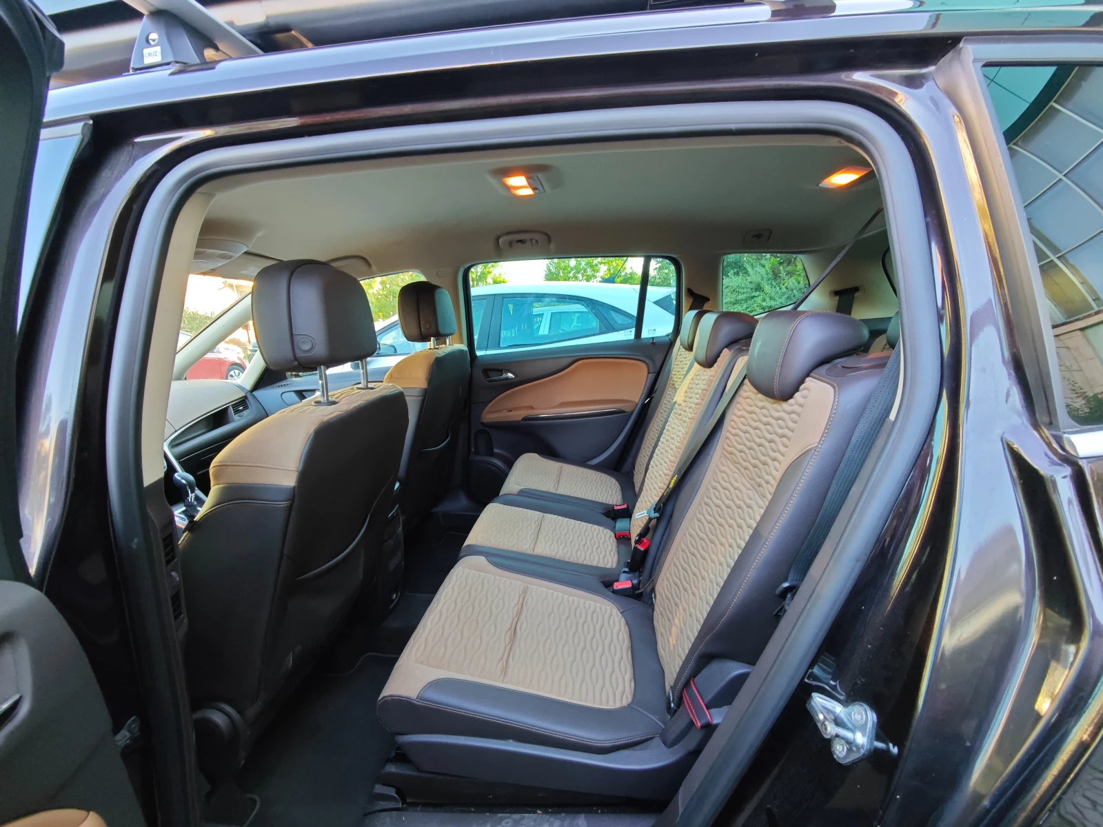 Opel Zafira 2.0 CDTI, снимка 6 - Автомобили и джипове - 55510397