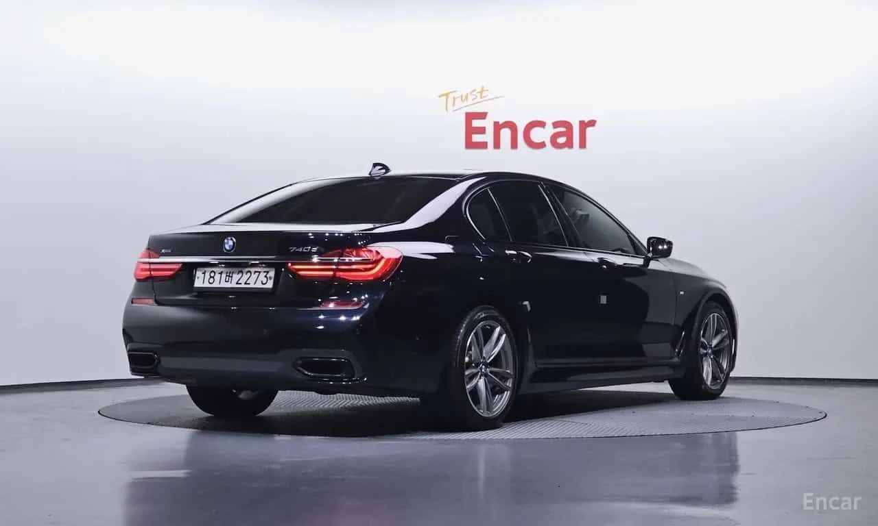 BMW 740 * 740d xDrive M Sport * CARFAX * ЦЕНА ДО БГ, снимка 2 - Автомобили и джипове - 55511049