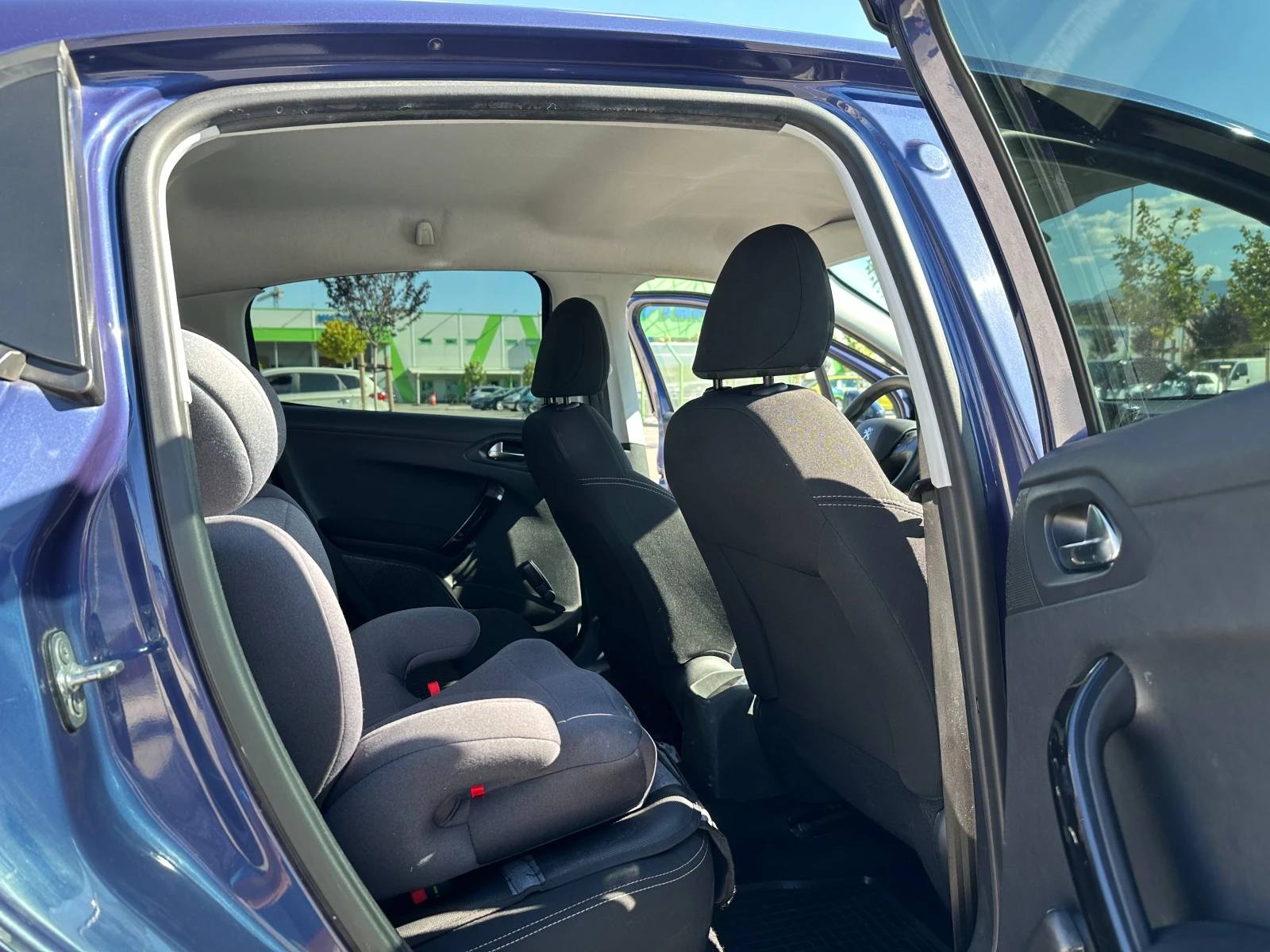 Peugeot 208, снимка 6 - Автомобили и джипове - 56074914