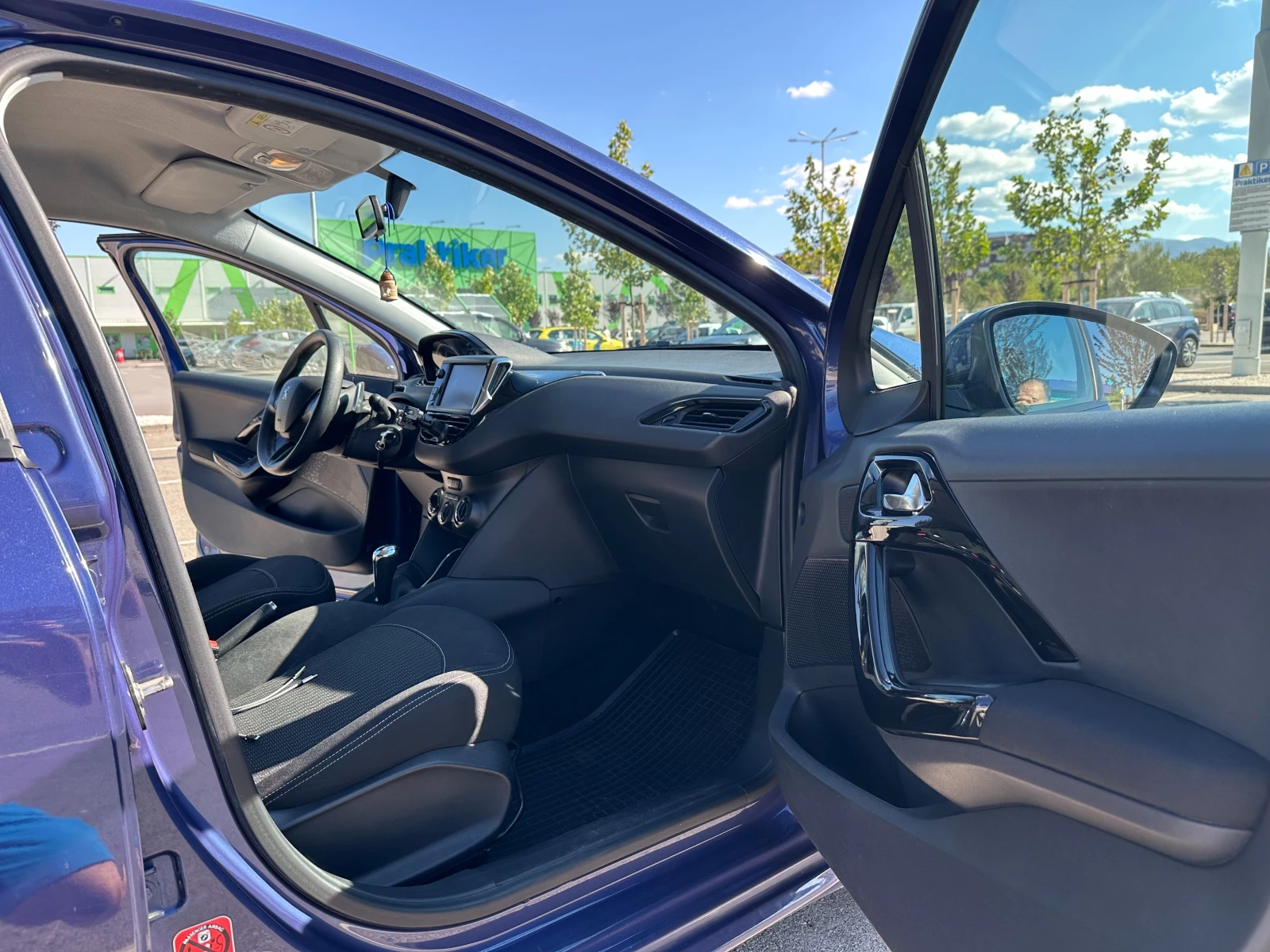 Peugeot 208, снимка 8 - Автомобили и джипове - 56074914
