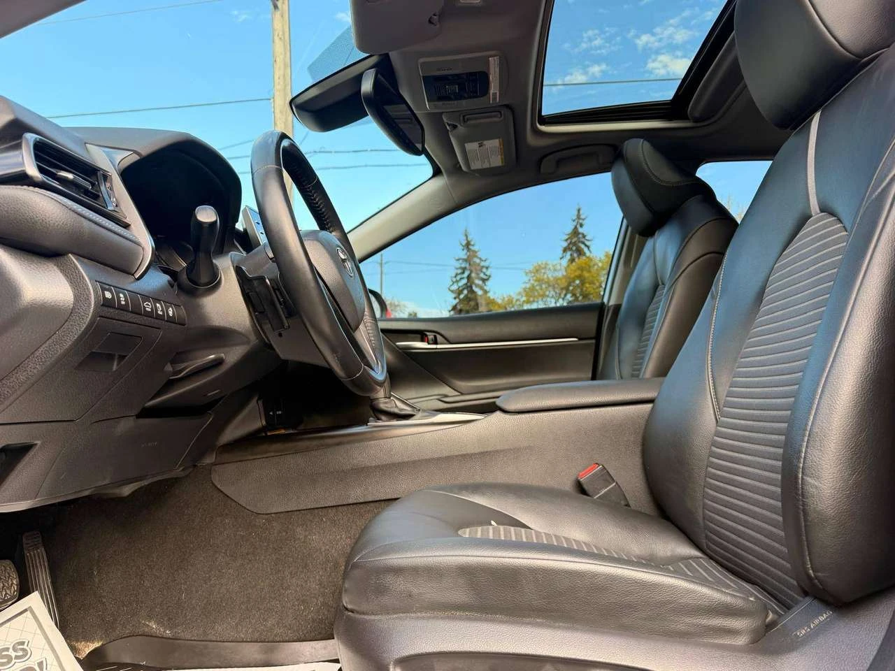 Toyota Camry Hybrid SE Auto, снимка 10 - Автомобили и джипове - 56654077
