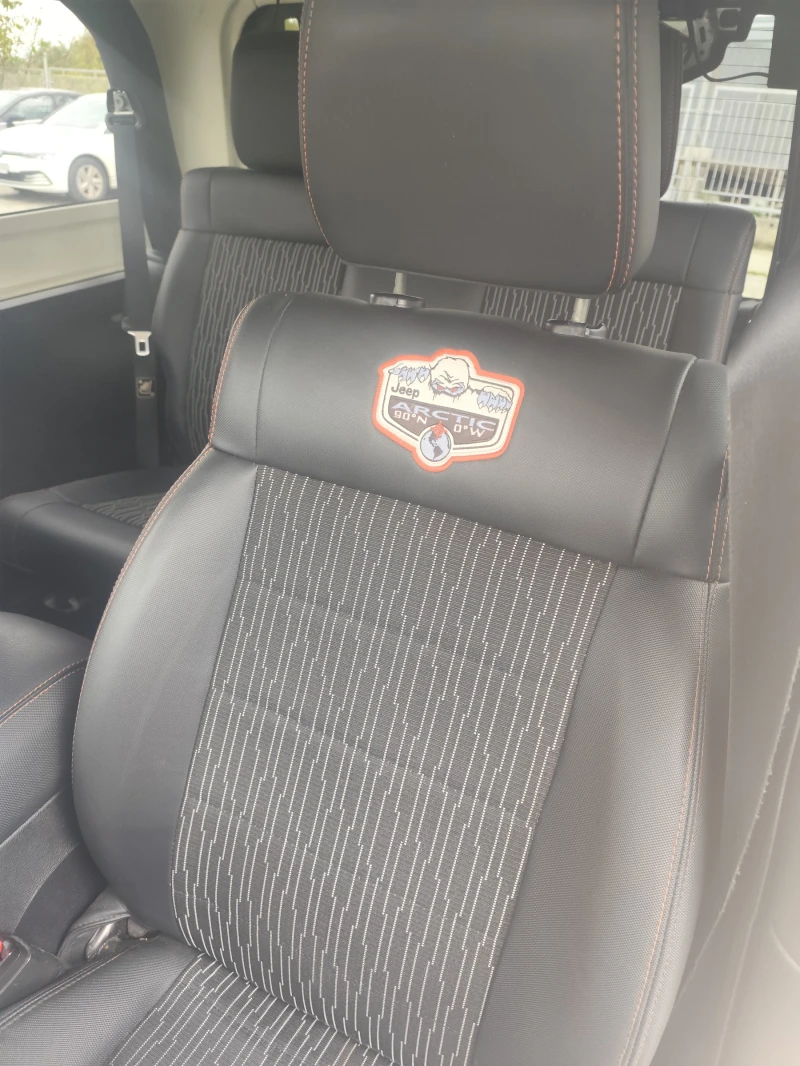 Jeep Wrangler, снимка 10 - Автомобили и джипове - 52588763