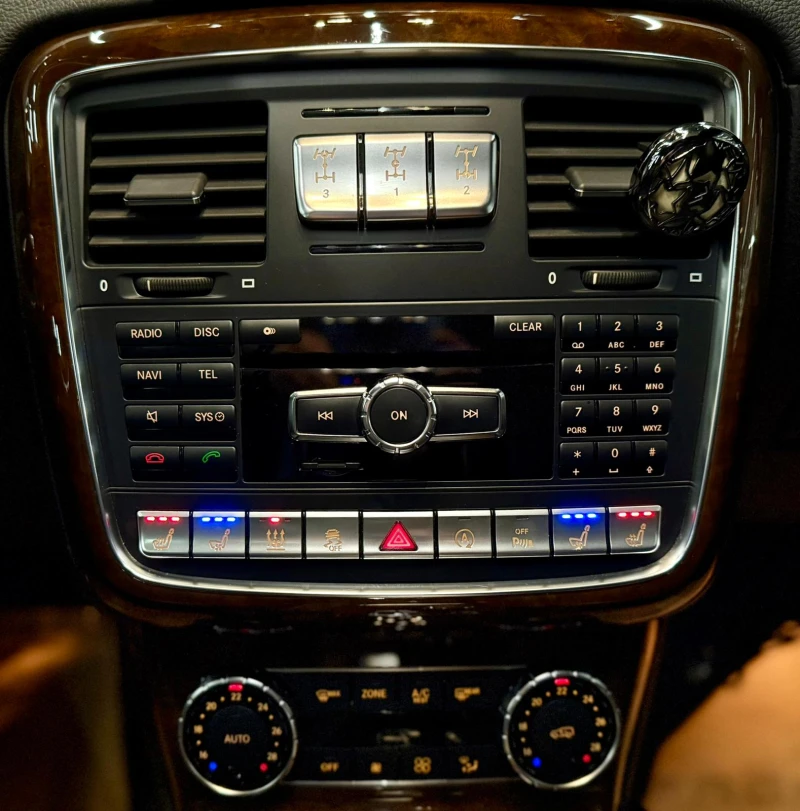 Mercedes-Benz G 500 V8 AMG* Distronic* Harman* Лизинг* , снимка 13 - Автомобили и джипове - 52816192