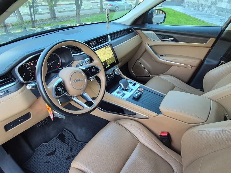 Jaguar F-PACE НАВИ* КОЖА* ПАНОРАМА* ДИГИТАЛ* КЕЙЛЕС* ФЕЙСТЛИВ , снимка 9 - Автомобили и джипове - 52826441