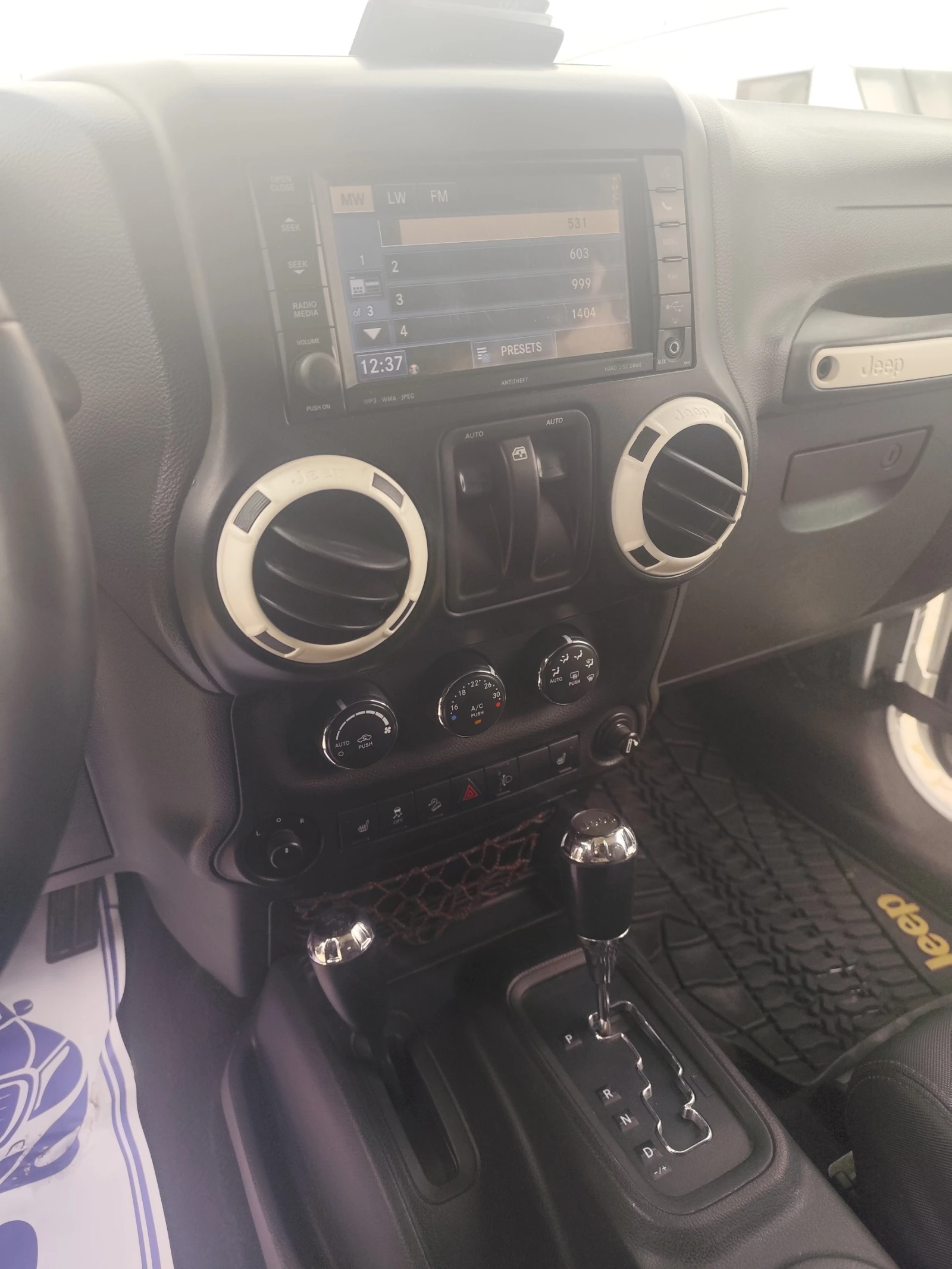 Jeep Wrangler  - изображение 9