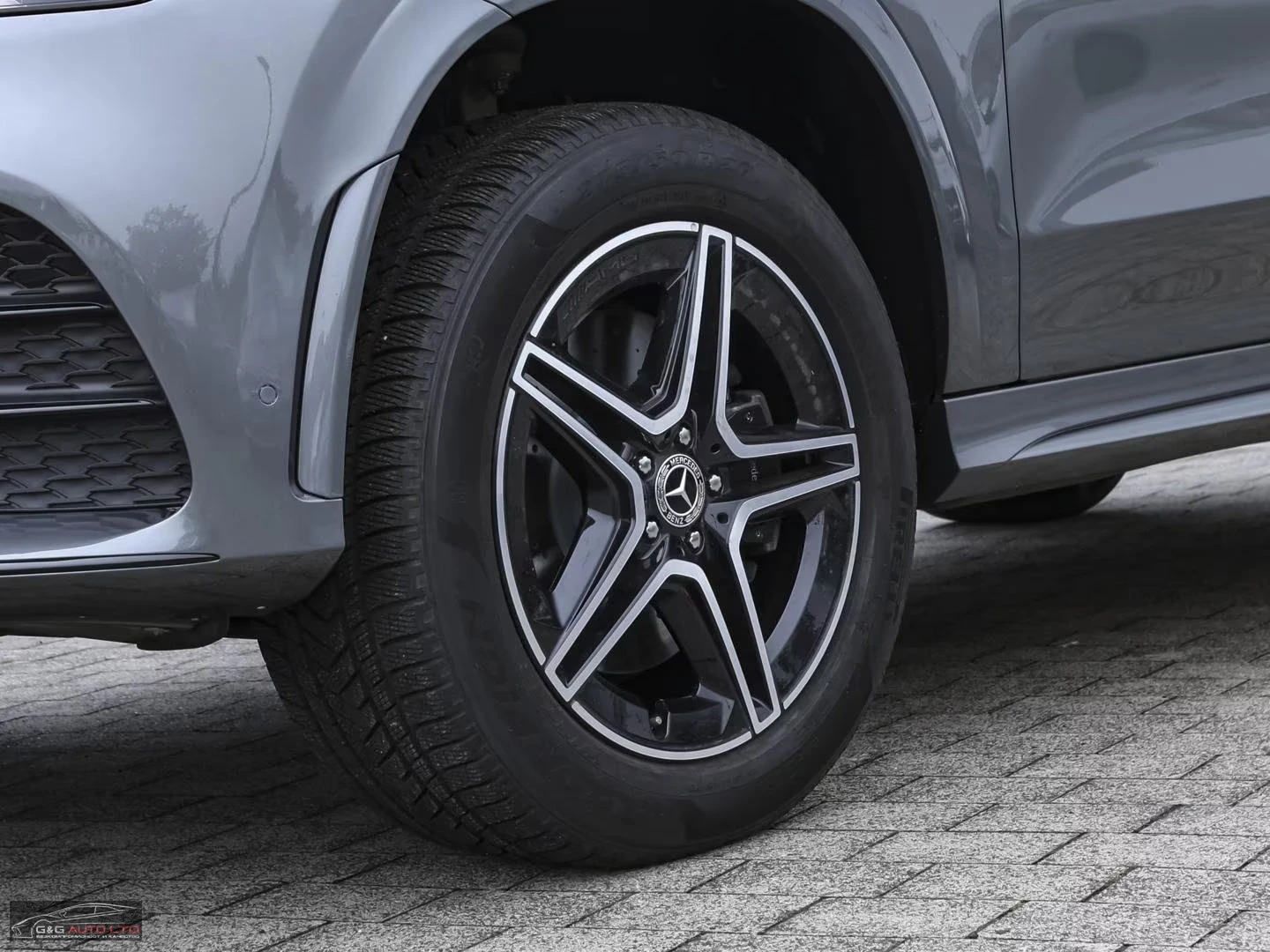 Mercedes-Benz GLE 300 AMG/272HP/4M/PANO/DIGITAL/360/109z - изображение 3