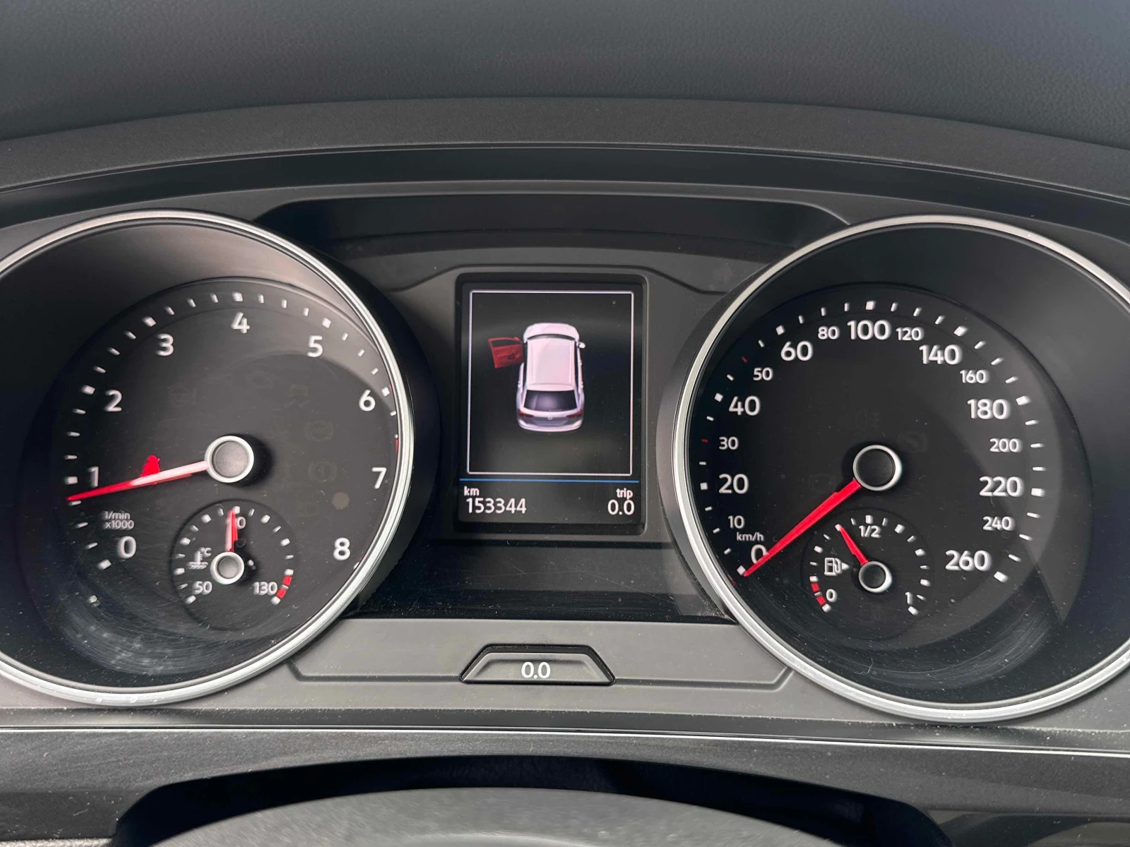 VW Tiguan Comfortline * АВТОКРЕДИТ * ГЛАВНО ПРЕДСТАВИТЕЛСТВО, снимка 8 - Автомобили и джипове - 56021453