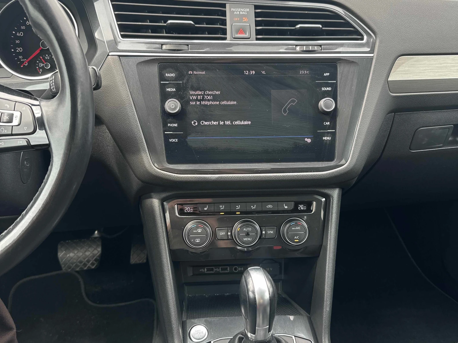 VW Tiguan Comfortline * АВТОКРЕДИТ * ГЛАВНО ПРЕДСТАВИТЕЛСТВО, снимка 9 - Автомобили и джипове - 56021453