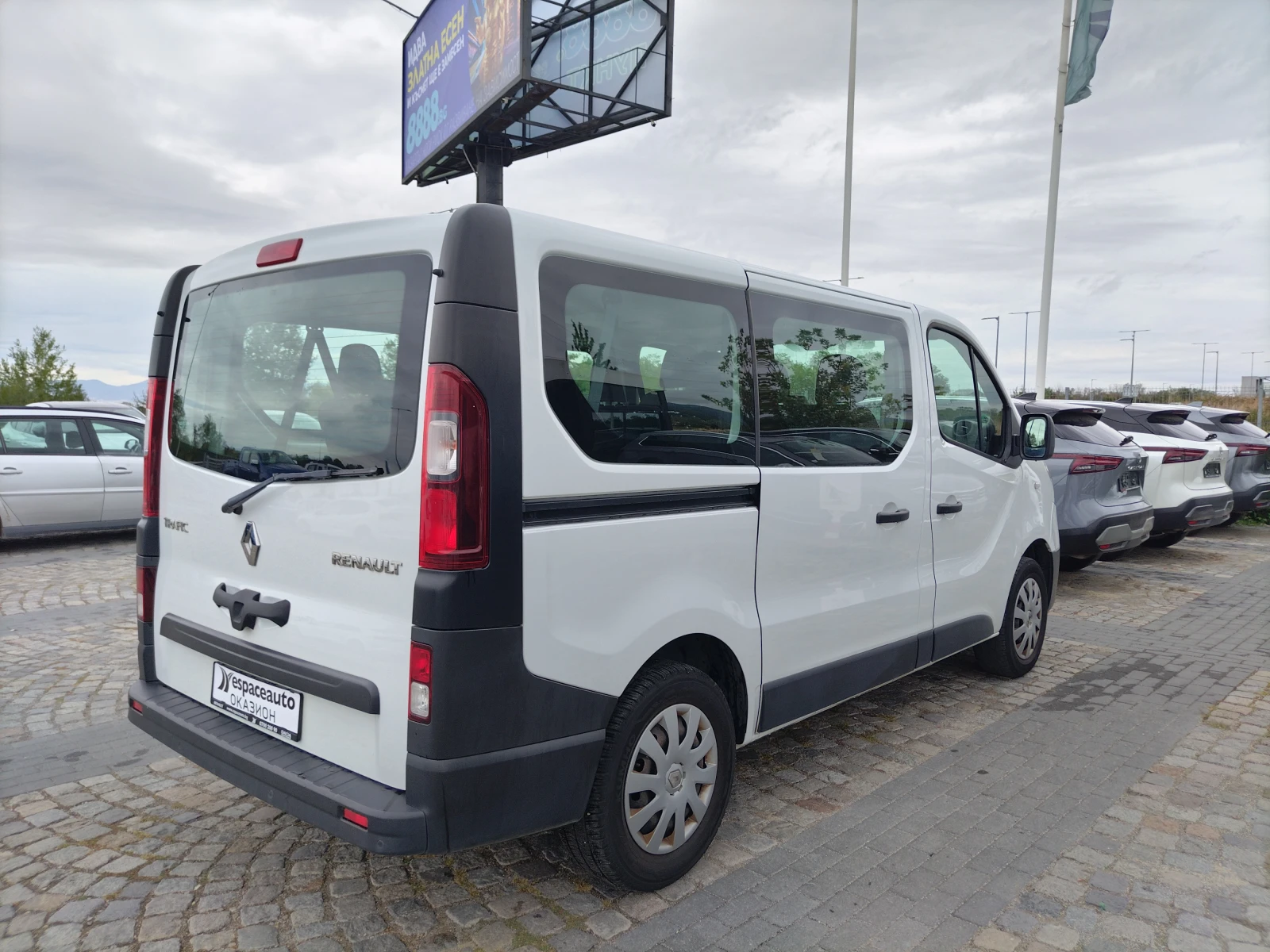Renault Trafic 1.6dCi/95к.с/( 8+ 1 места) - изображение 5