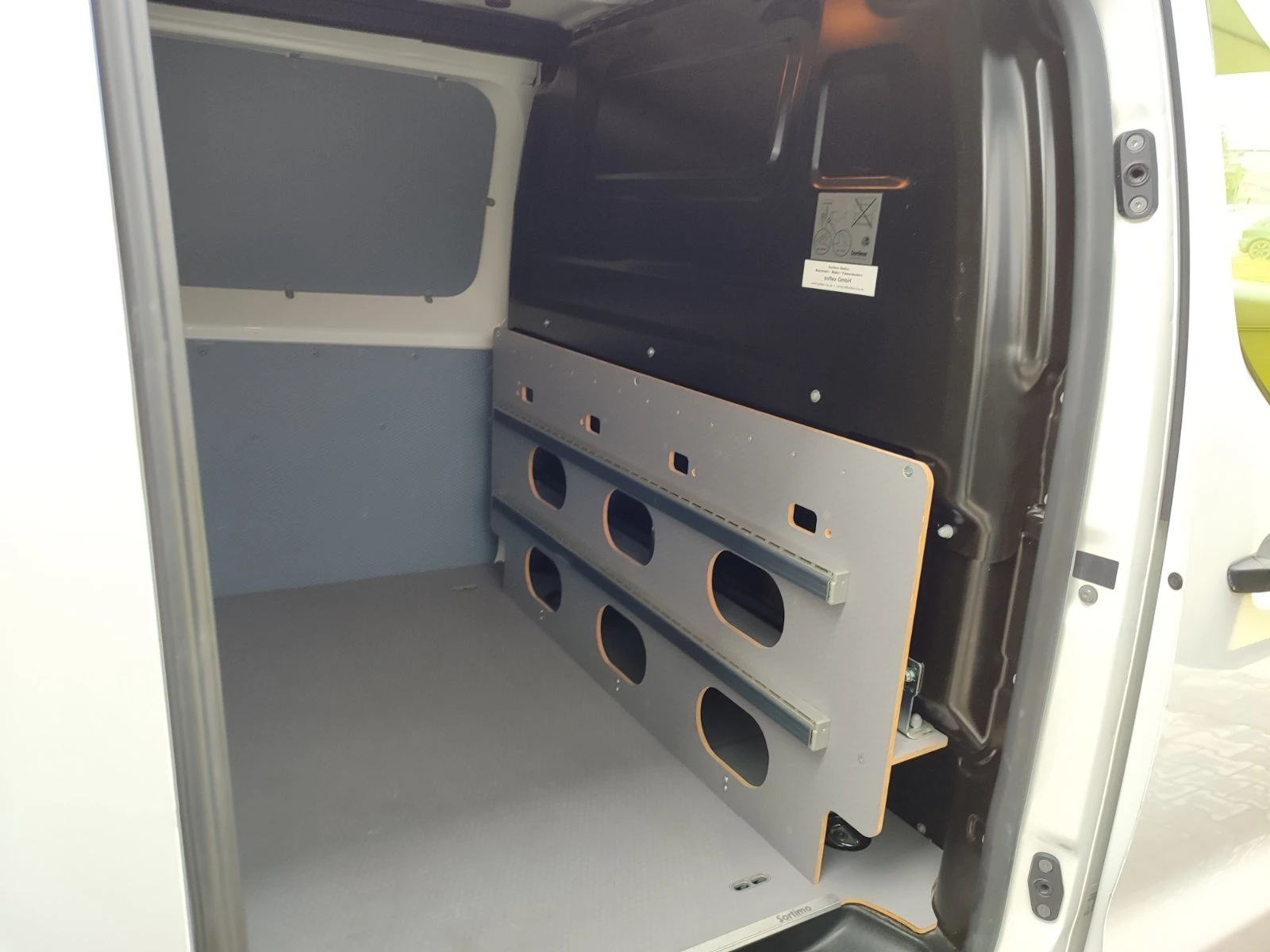 Opel Vivaro Cargo M Edition 1.5 Diesel (120hp) MT6, снимка 10 - Бусове и автобуси - 53769970