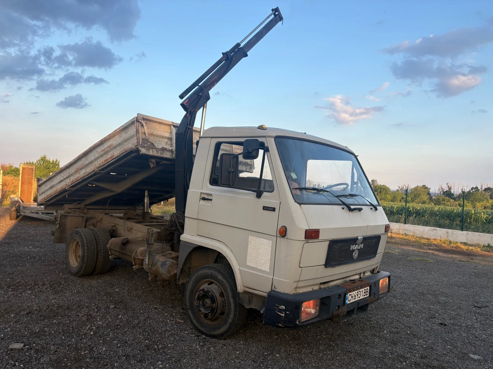 Man 8.100 Самосвал с кран, снимка 2 - Камиони - 56039060