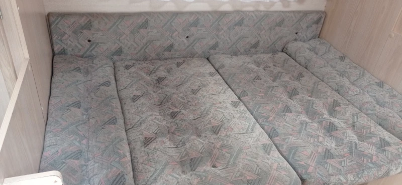 Каравана Caravelair, снимка 14 - Каравани и кемпери - 52405179