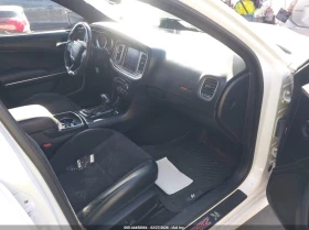 Dodge Charger 6.4 SRT * RUN&DRIVE * СЕРВИЗНА ИСТОРИЯ * , снимка 11