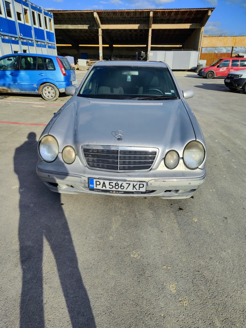 Mercedes-Benz E 270, снимка 2 - Автомобили и джипове - 49349609