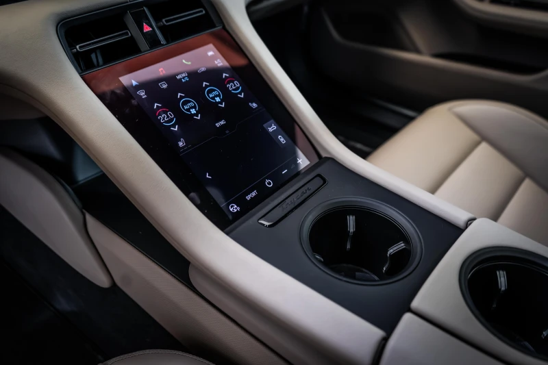 Porsche Taycan 4s* Pano* Bose* Airsusp* , снимка 9 - Автомобили и джипове - 50454583