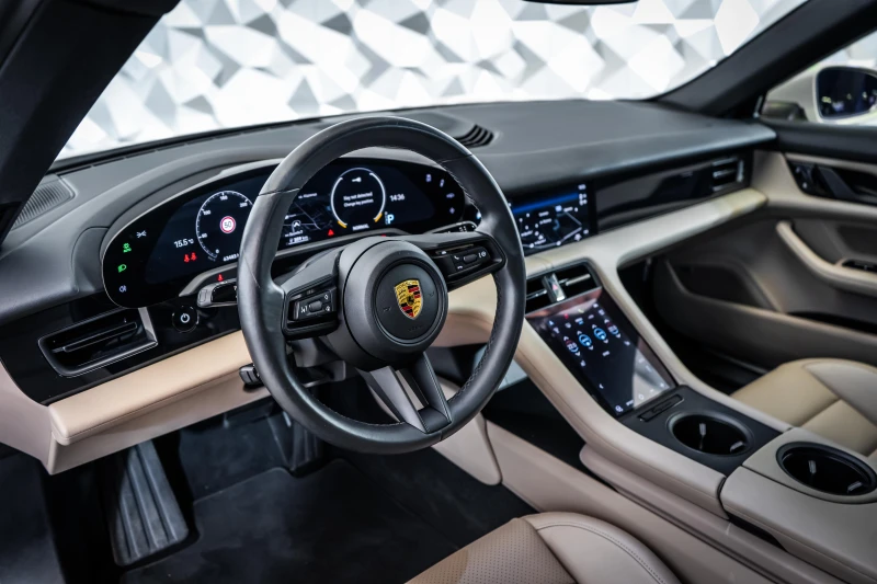 Porsche Taycan 4s* Pano* Bose* Airsusp* , снимка 8 - Автомобили и джипове - 50454583