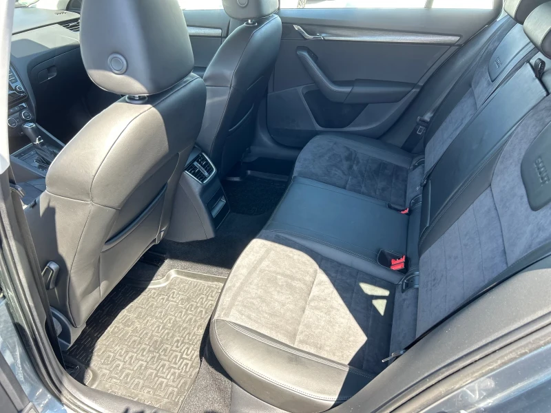 Skoda Octavia 2.0TDI 185hp SCOUT 2017g DSG 4х4 Алкантара Подгрев, снимка 10 - Автомобили и джипове - 51472980