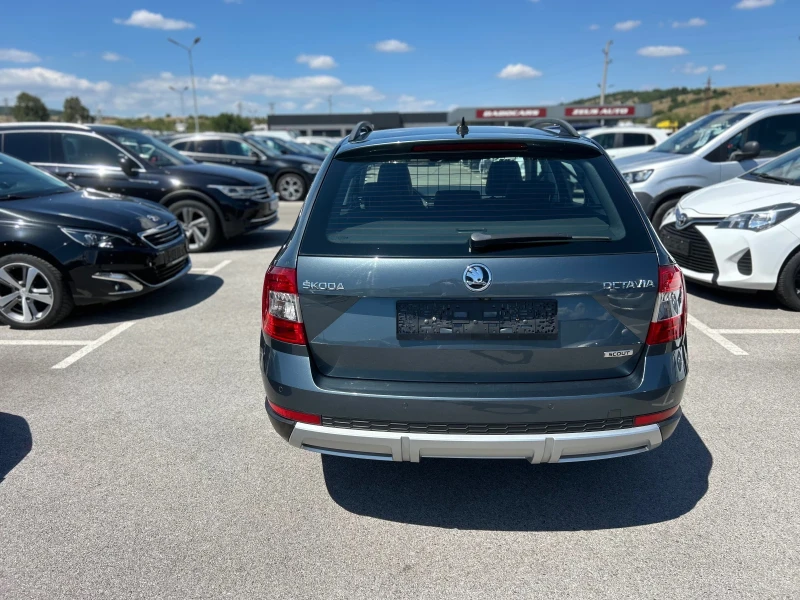 Skoda Octavia 2.0TDI 185hp SCOUT 2017g DSG 4х4 Алкантара Подгрев, снимка 6 - Автомобили и джипове - 51472980