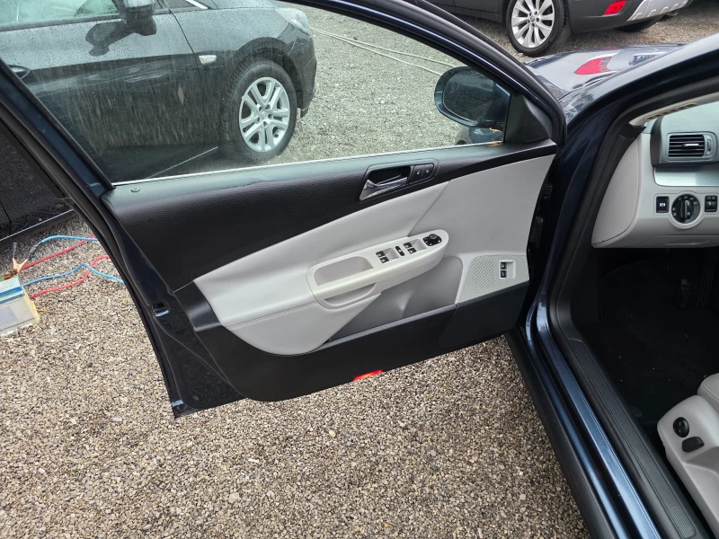 VW Passat 2.0TDI HINGLINE AVTOMAT, снимка 15 - Автомобили и джипове - 51908457