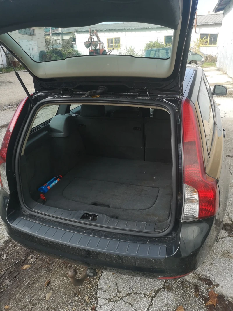 Volvo V50 2.0D, снимка 6 - Автомобили и джипове - 52611845