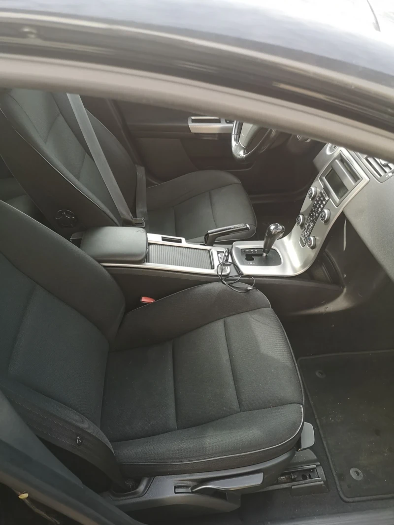 Volvo V50 2.0D, снимка 9 - Автомобили и джипове - 52611845